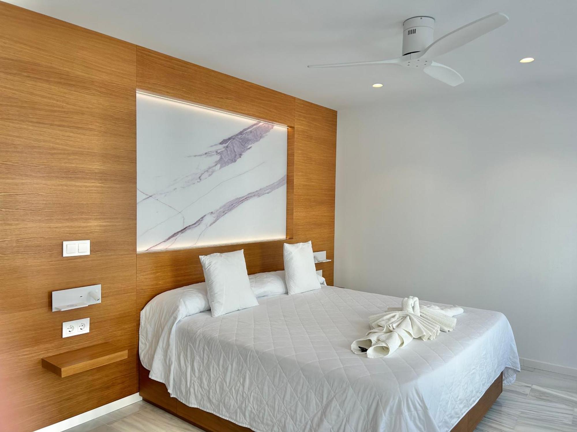 Smile Cavana Apartments Nerja Exterior foto